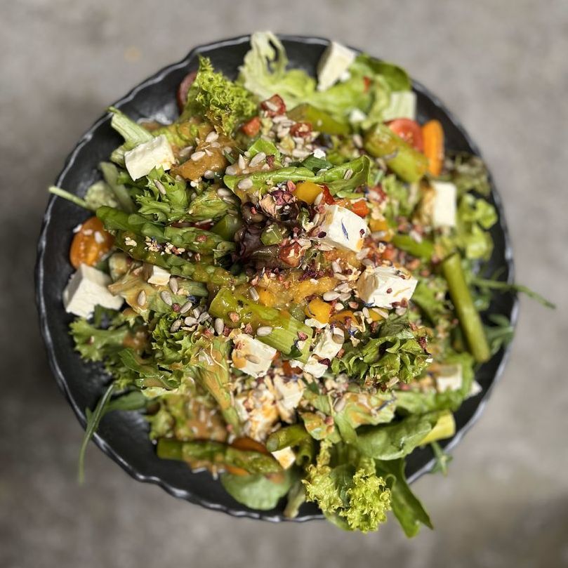 Fidelissalat mit Ziegenkäse und Spargel
